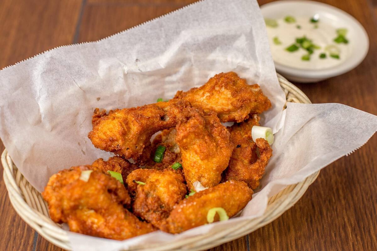 Fried chicken wings